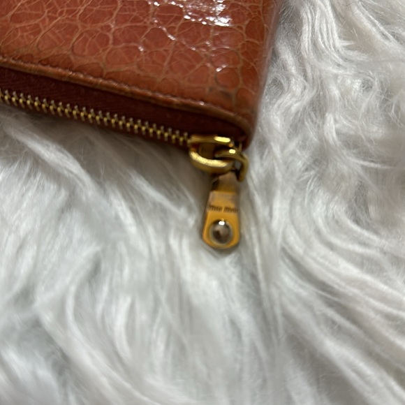 Miu Miu Zip Around Wallet Croc Embossed Leather Vintage With Box - Picture 11 of 16